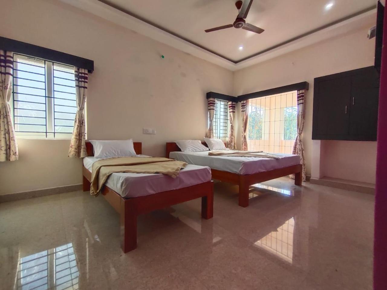 Bh Sunrise Villa Yercaud Eksteriør billede